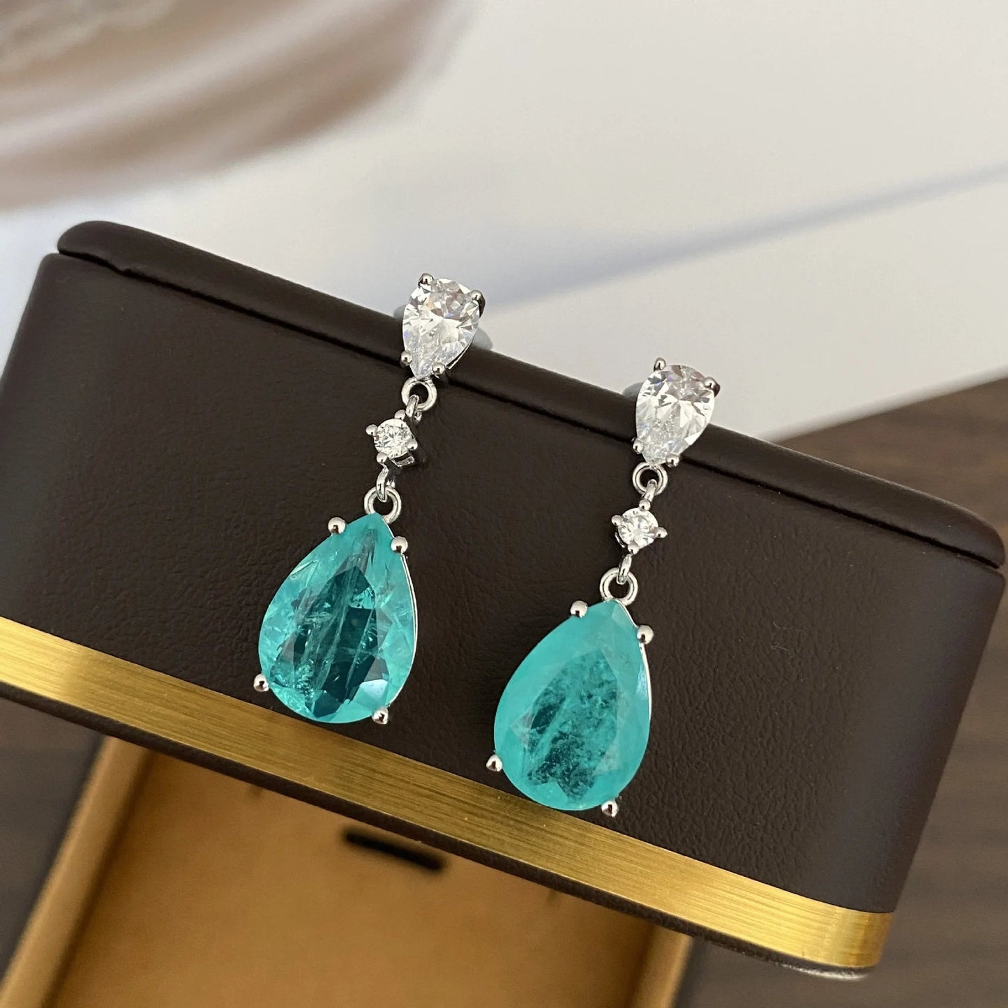 Aros Gotas del Edén Moissanitas y Jade