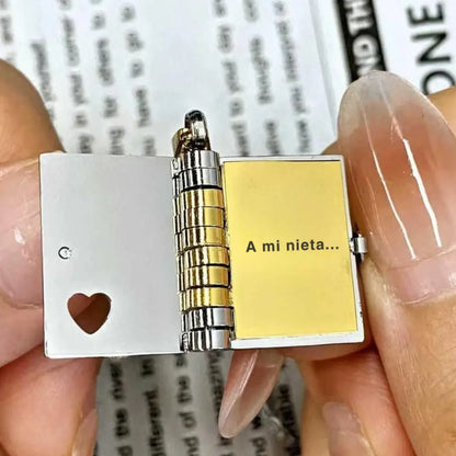 📘 Collar Libro para Mi Nieta